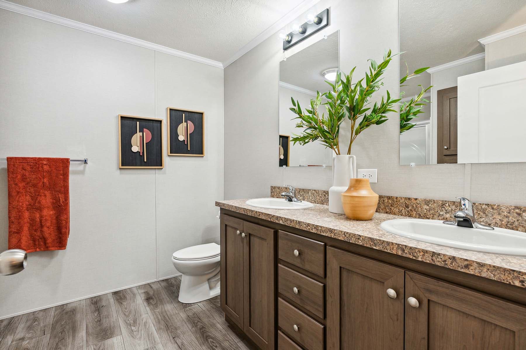 Click to enlarge 1672H32087 single wide home — primary bathroom (photo 13 of 16)