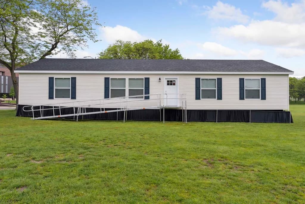 Alberta β 4 bed 2 bath manufactured home floor plan