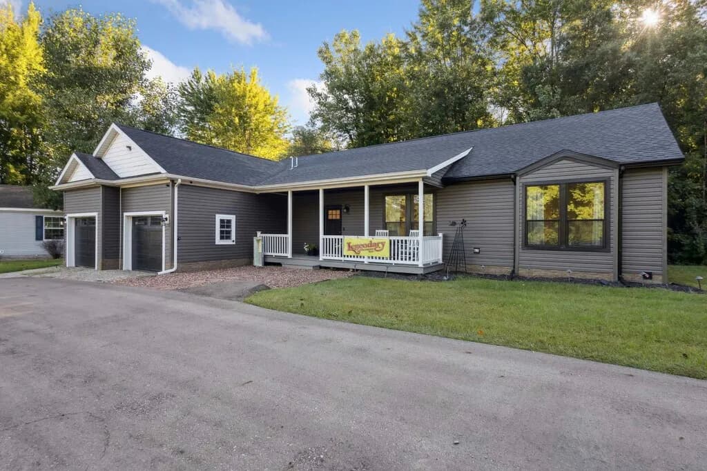 Myrtle β 3 bed 2 bath manufactured home floor plan