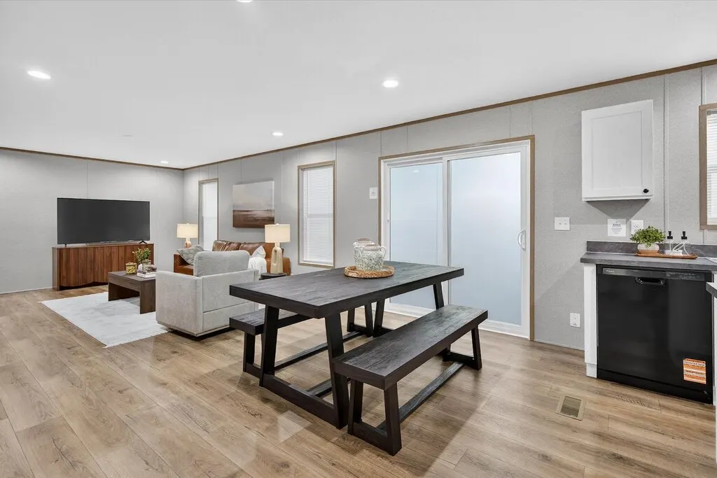 Click to enlarge The Grand multi-section home — dining area (photo 6 of 37)