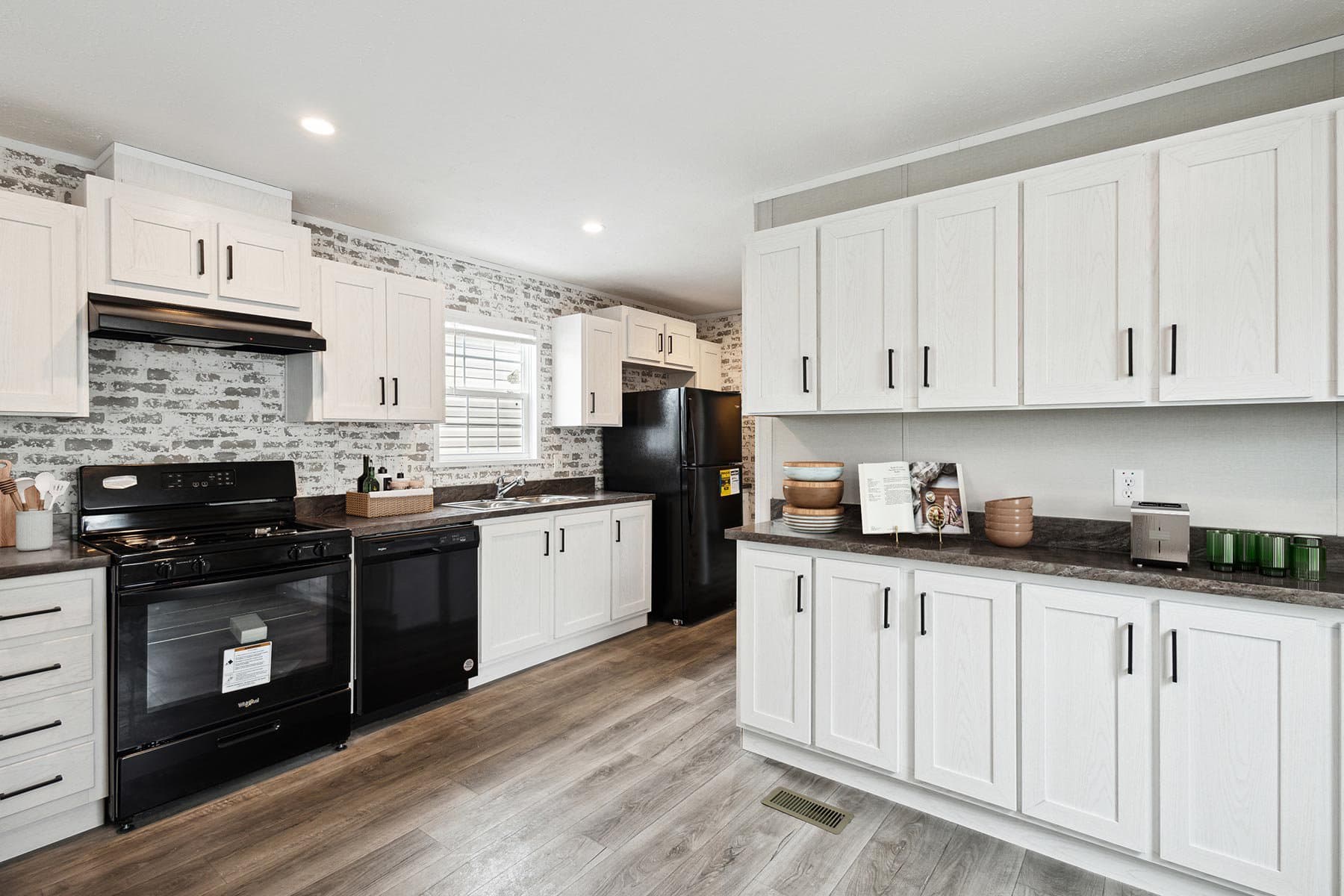 Click to enlarge 1656H22208 single wide home — kitchen (photo 7 of 9)