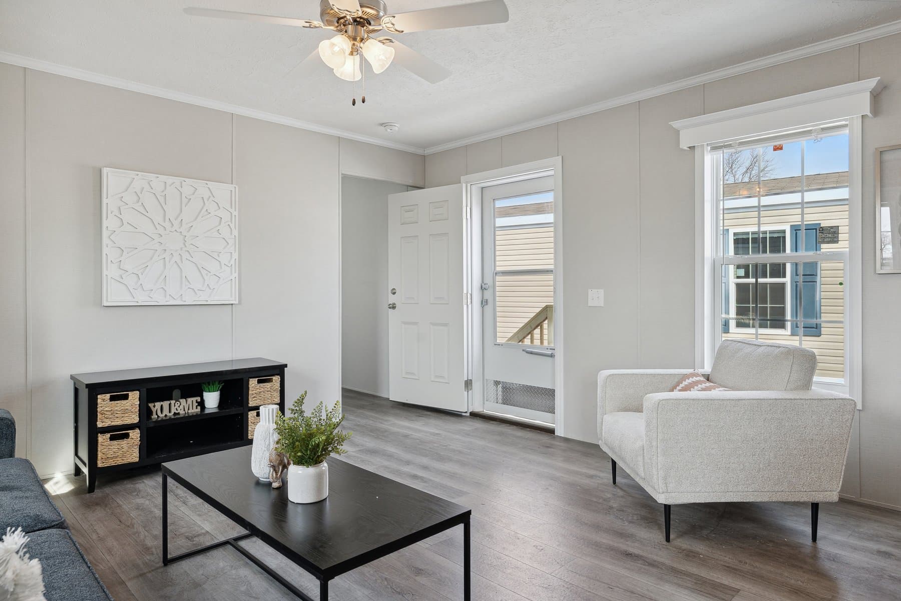 Click to enlarge 1660H22212 single wide home β living room (photo 8 of 27)