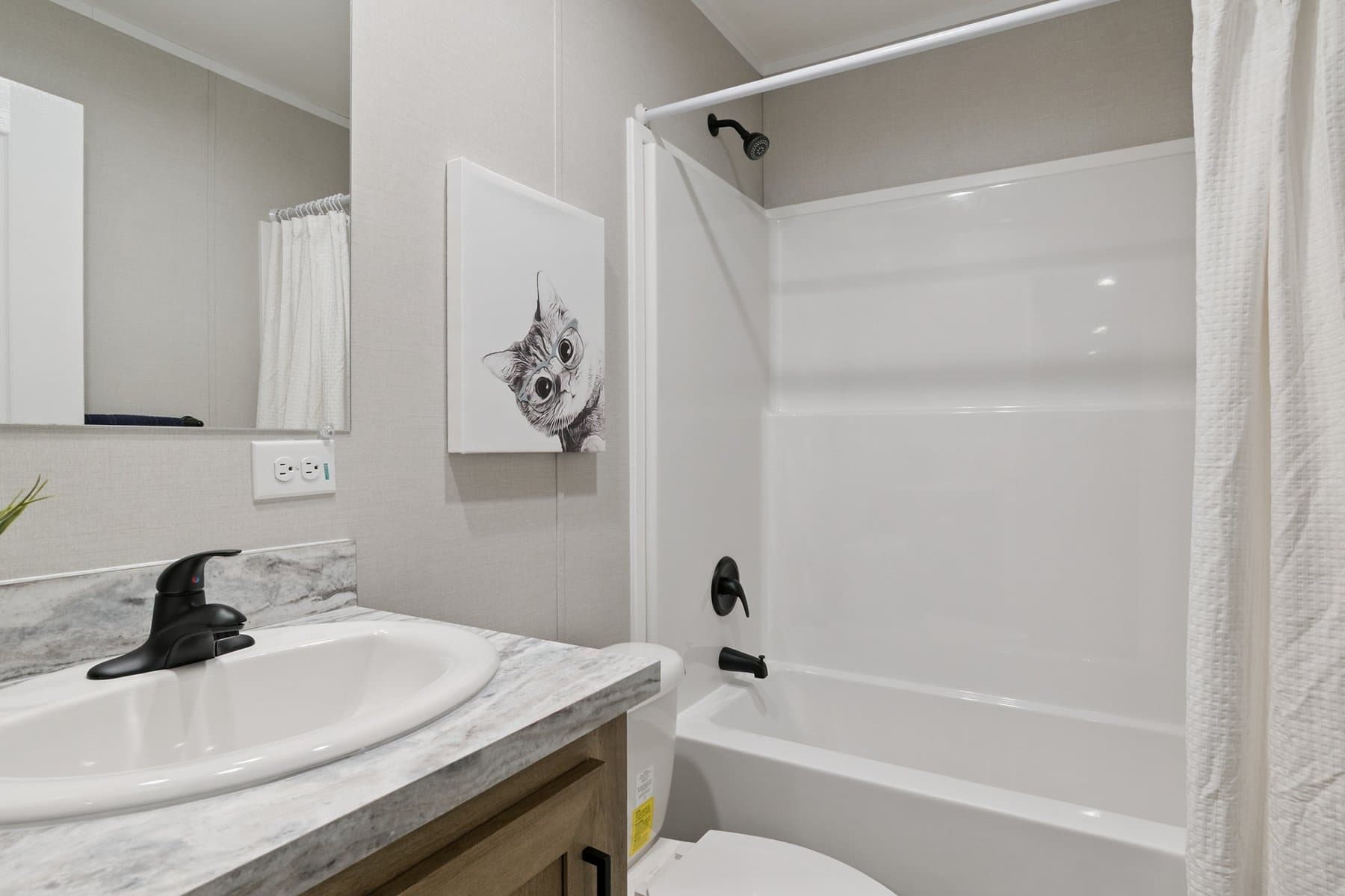 Click to enlarge 1666H32085 single wide home — bathroom (photo 26 of 29)