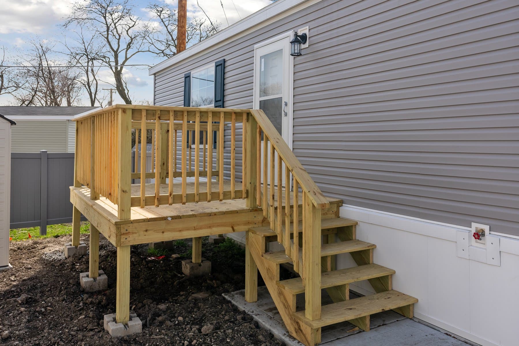 Click to enlarge 1666H32212 single wide home β exterior (photo 29 of 32)