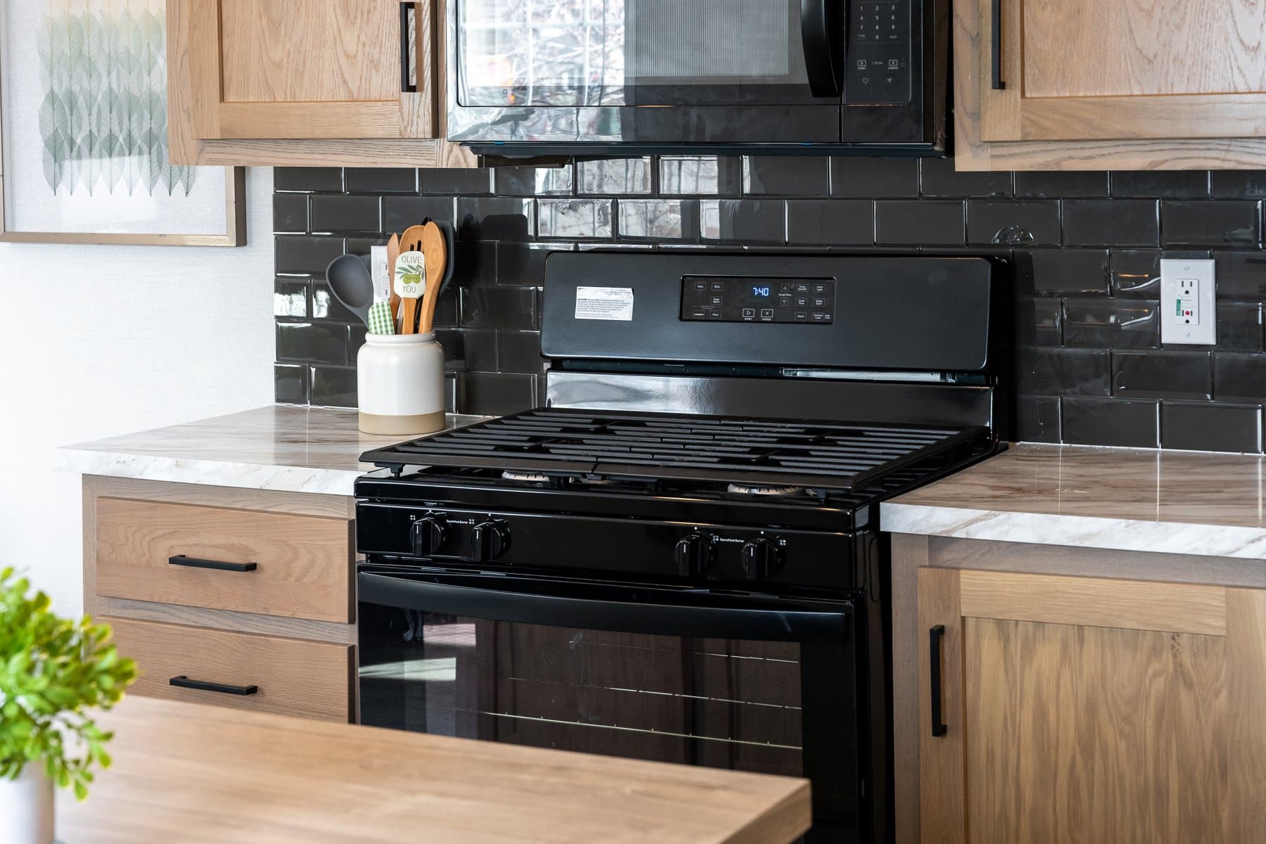 Click to enlarge 1666H32212 single wide home β kitchen (photo 17 of 32)