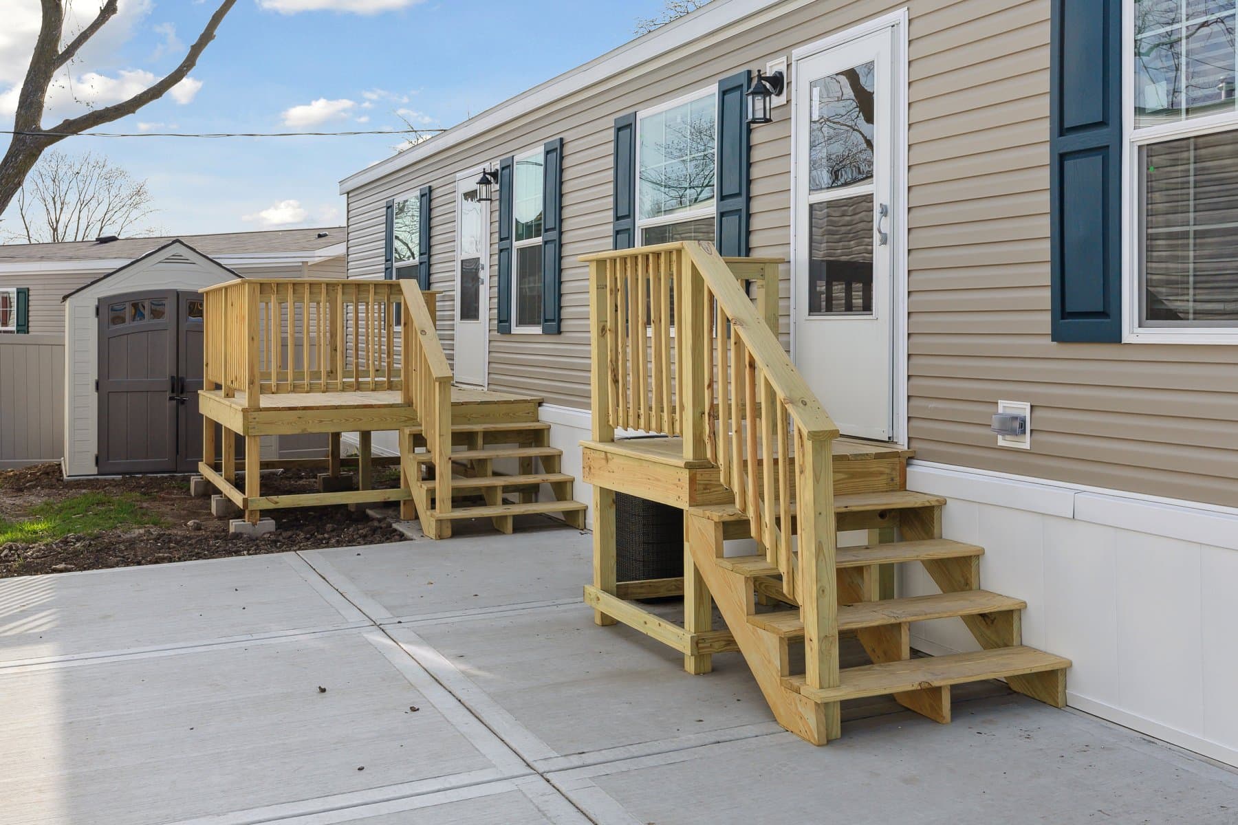 Click to enlarge 1666H32219 single wide home β exterior (photo 26 of 30)
