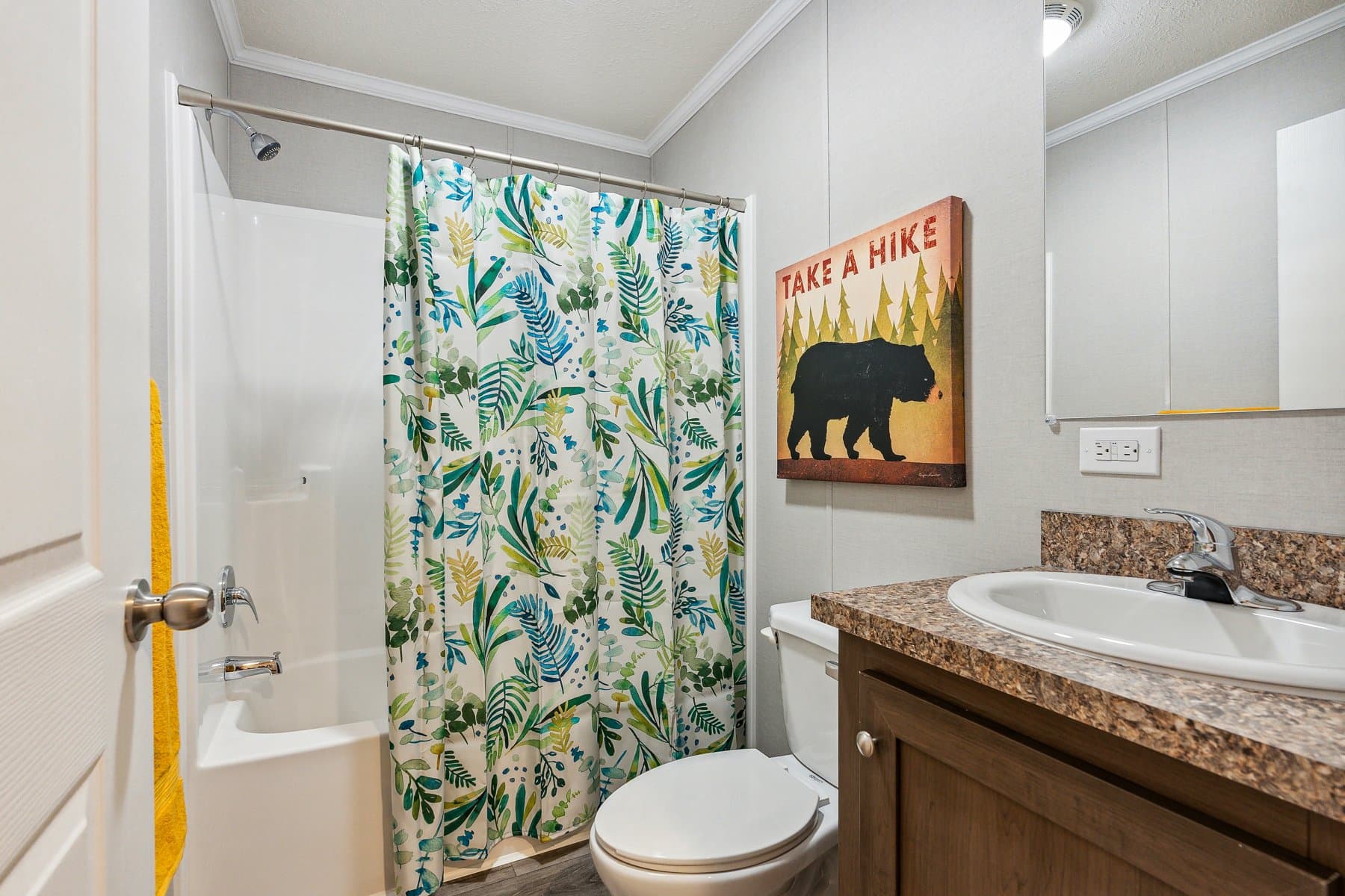 Click to enlarge 1672H32090 single wide home β bathroom (photo 21 of 29)