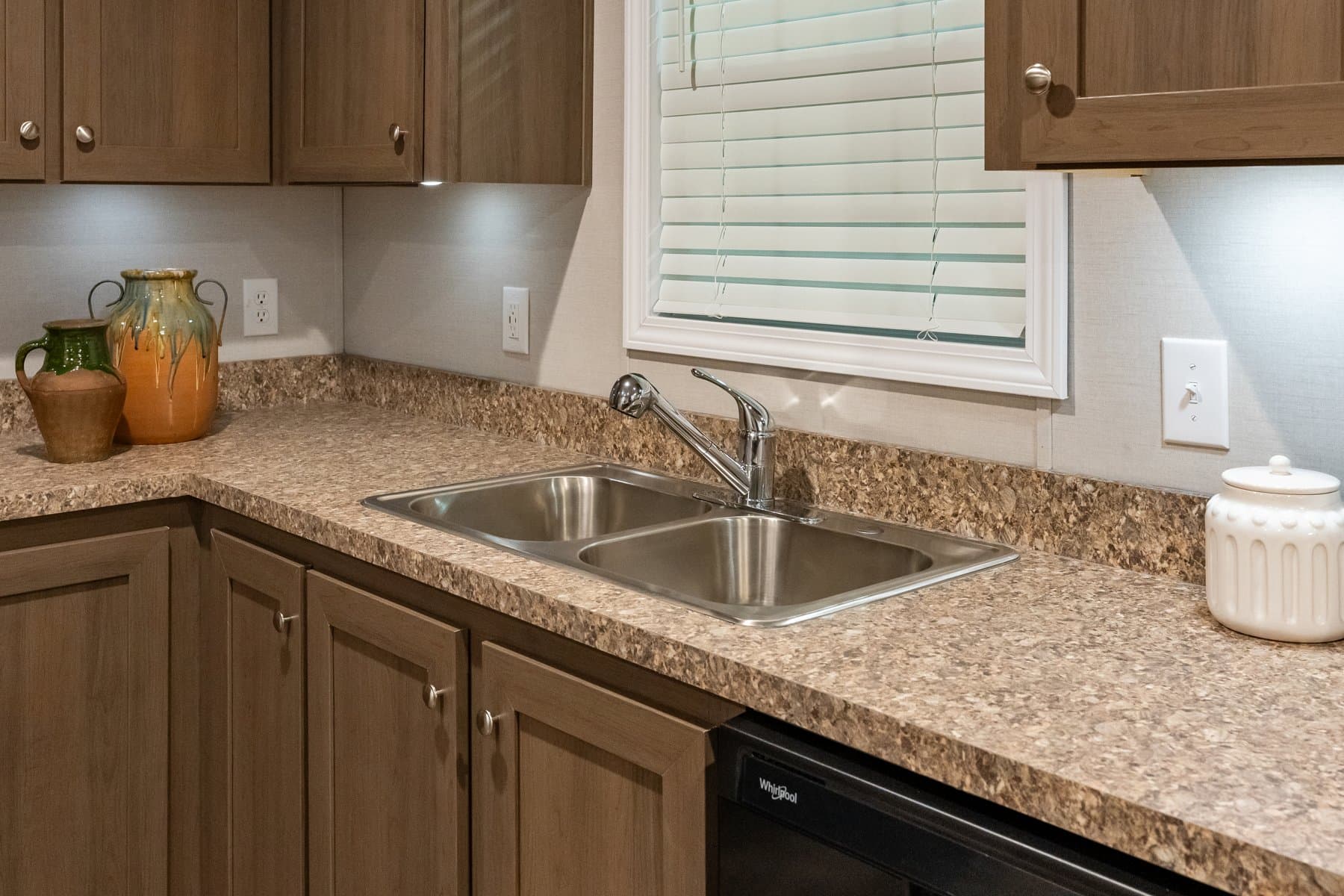 Click to enlarge 1672H32090 single wide home β kitchen (photo 14 of 29)