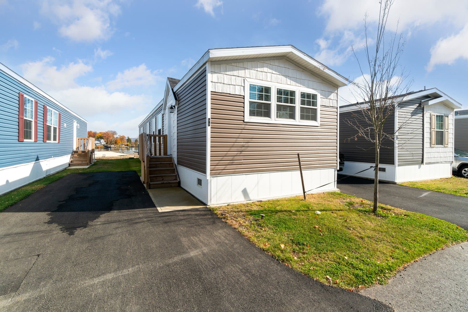 Click to enlarge 1672H32184 single wide home — exterior (photo 39 of 40)