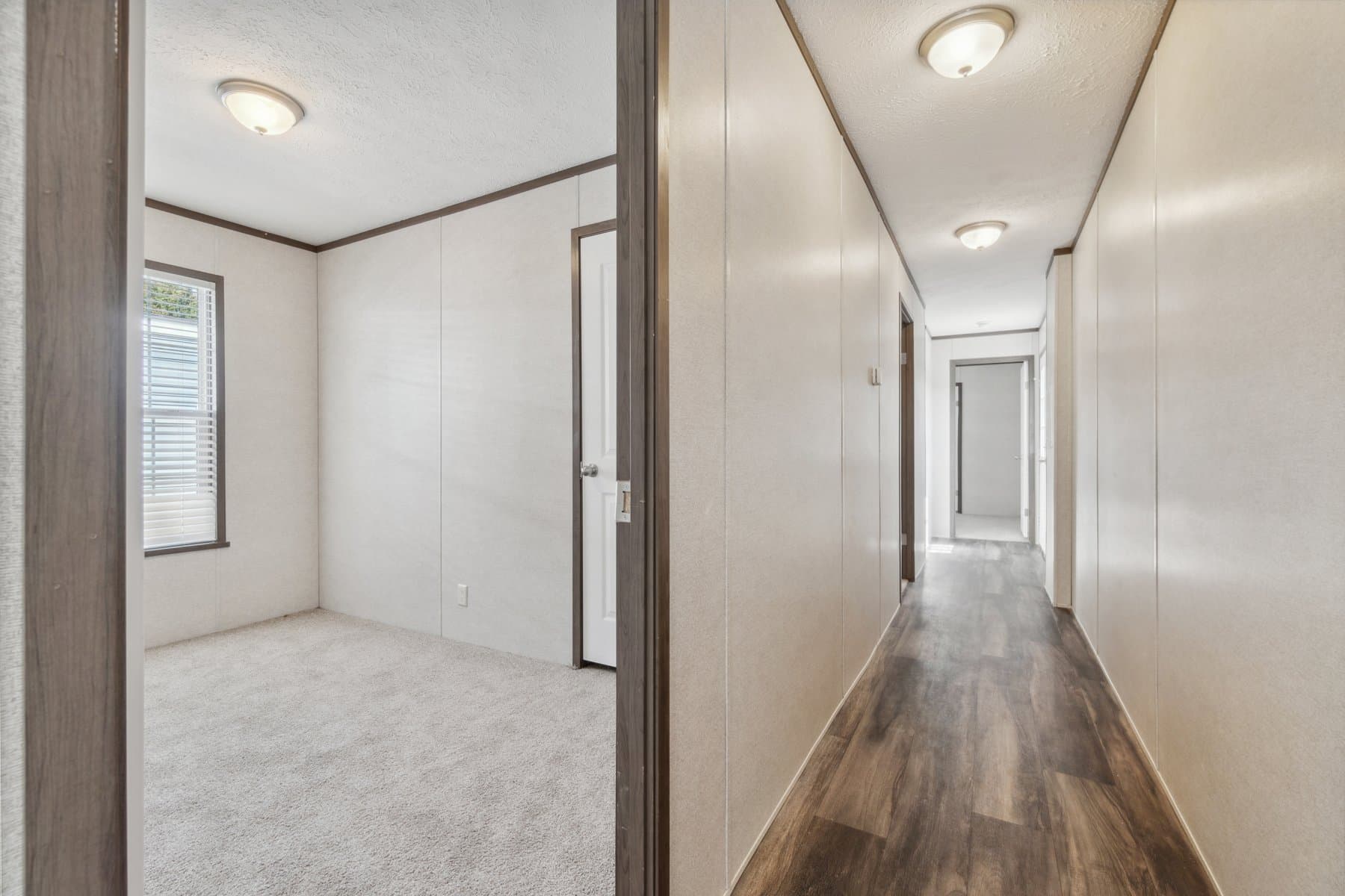Click to enlarge 1672H32184 single wide home — hallway (photo 16 of 40)