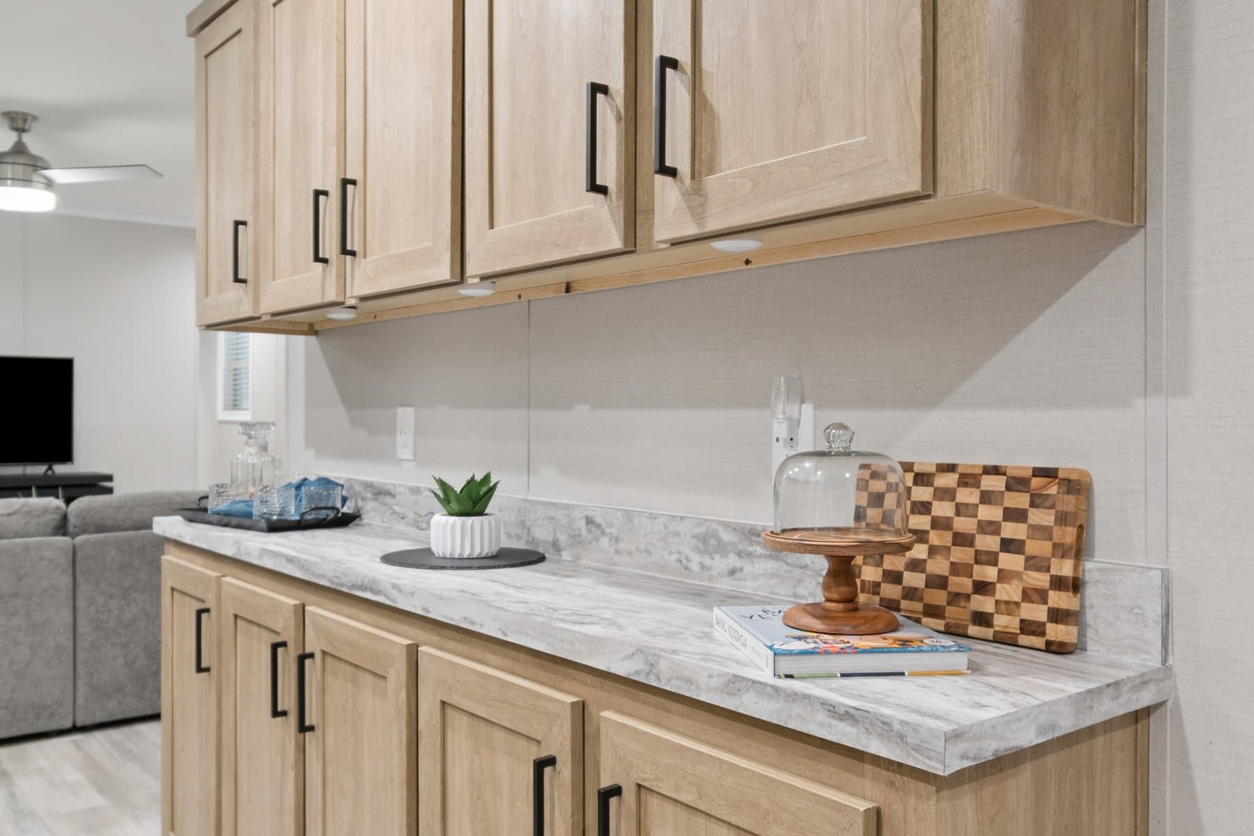 Click to enlarge 1676H32085 single wide home β kitchen (photo 15 of 25)