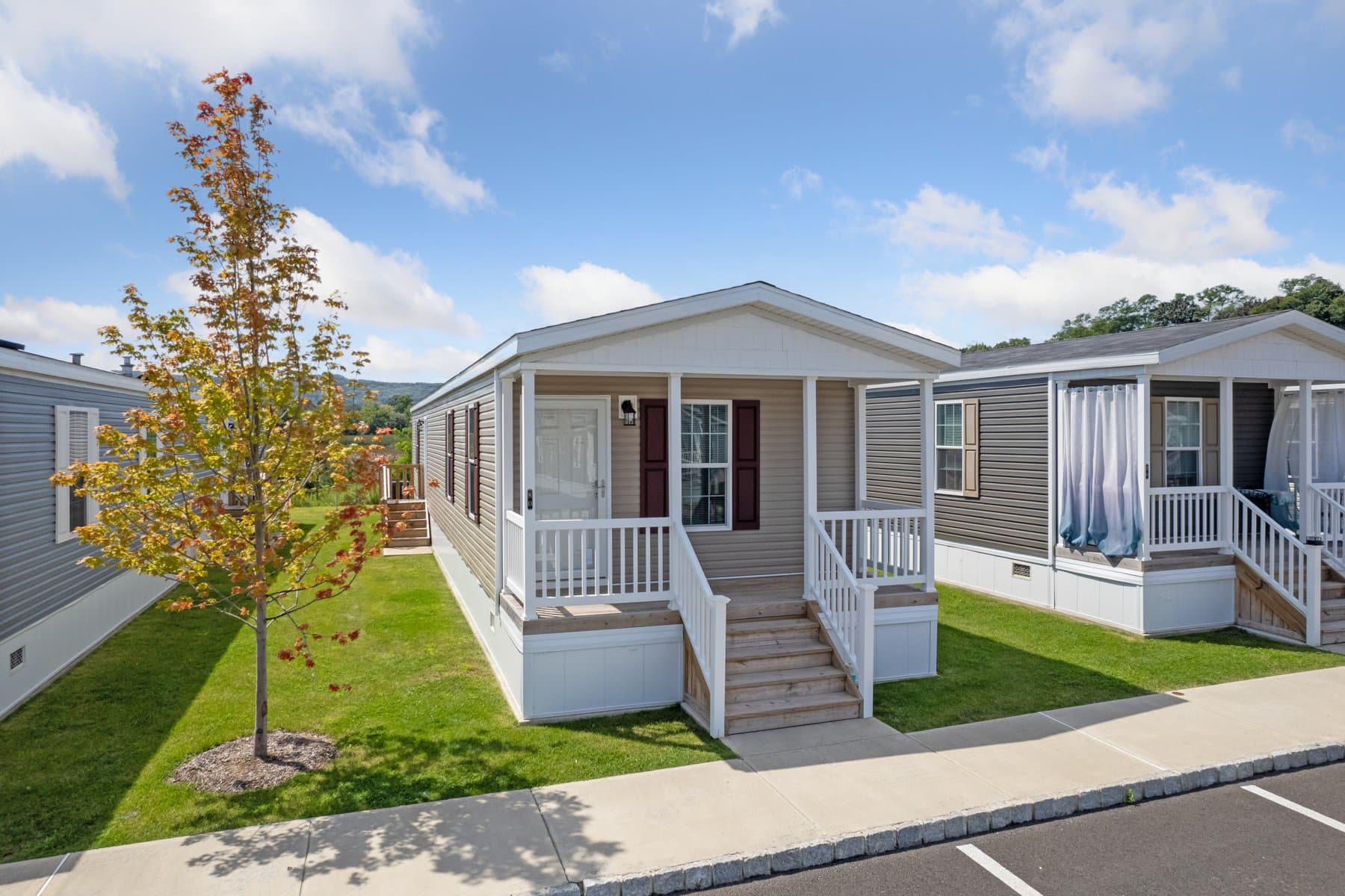 Click to enlarge 1676H32089 single wide home β exterior (photo 30 of 48)