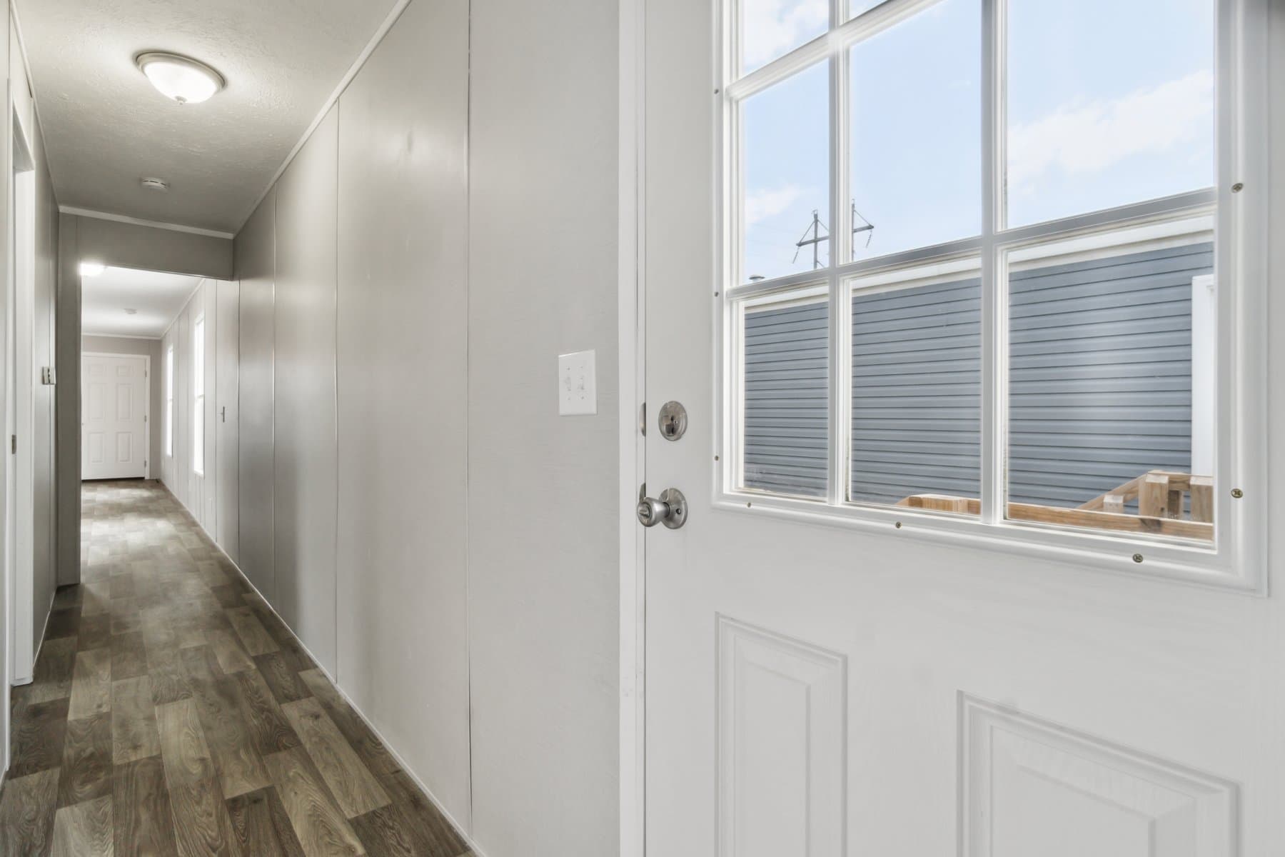 Click to enlarge 1676H32089 single wide home β hallway (photo 21 of 48)