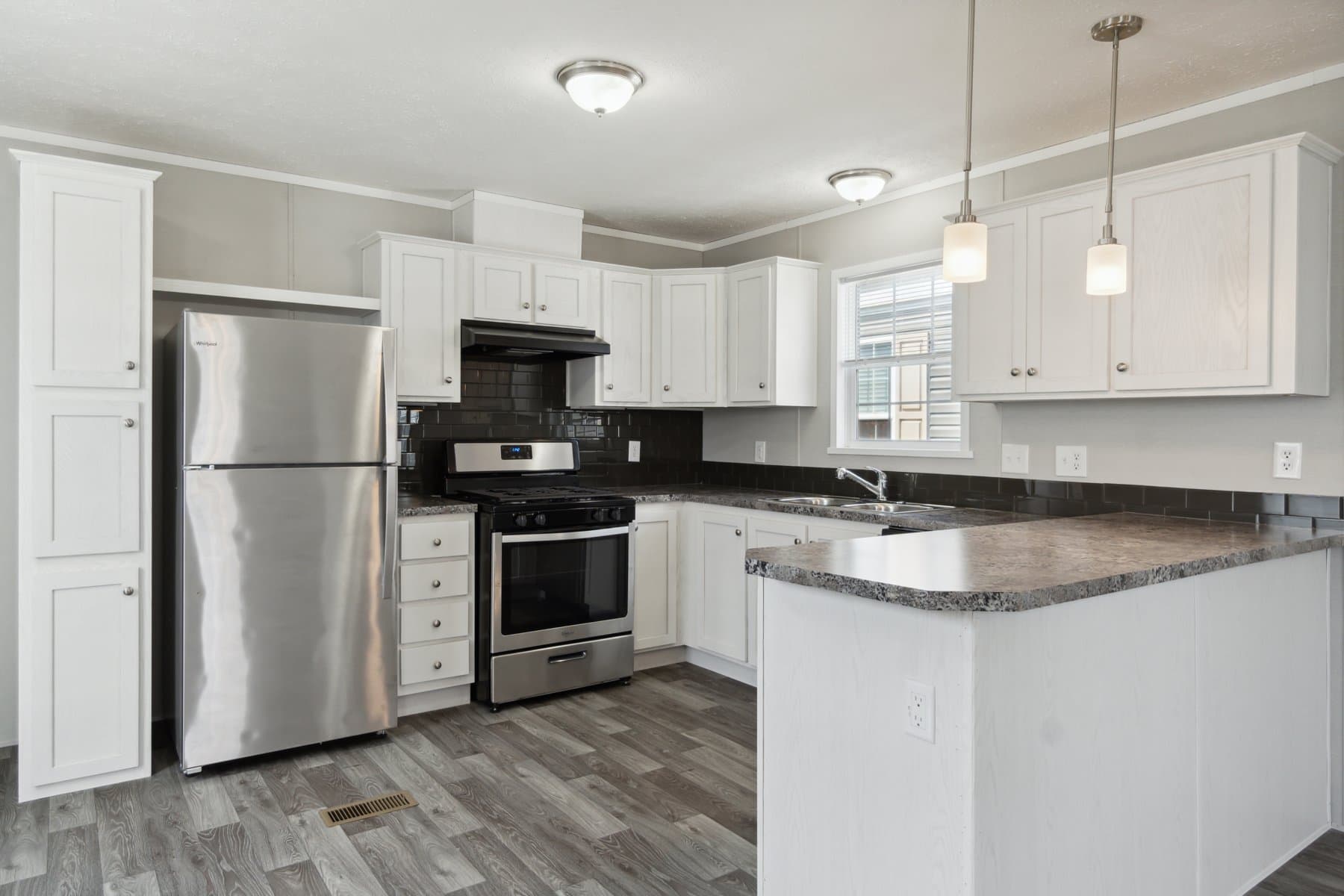 Click to enlarge 1676H32089 single wide home β kitchen (photo 9 of 48)