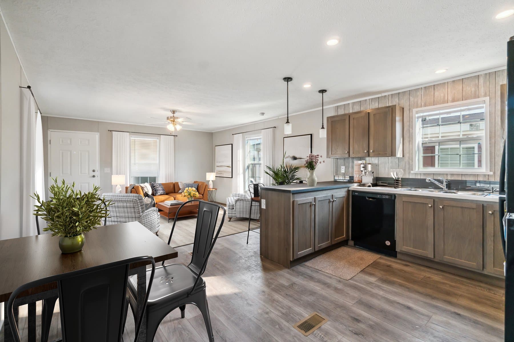 Click to enlarge 1676H32089 single wide home β kitchen (photo 32 of 48)