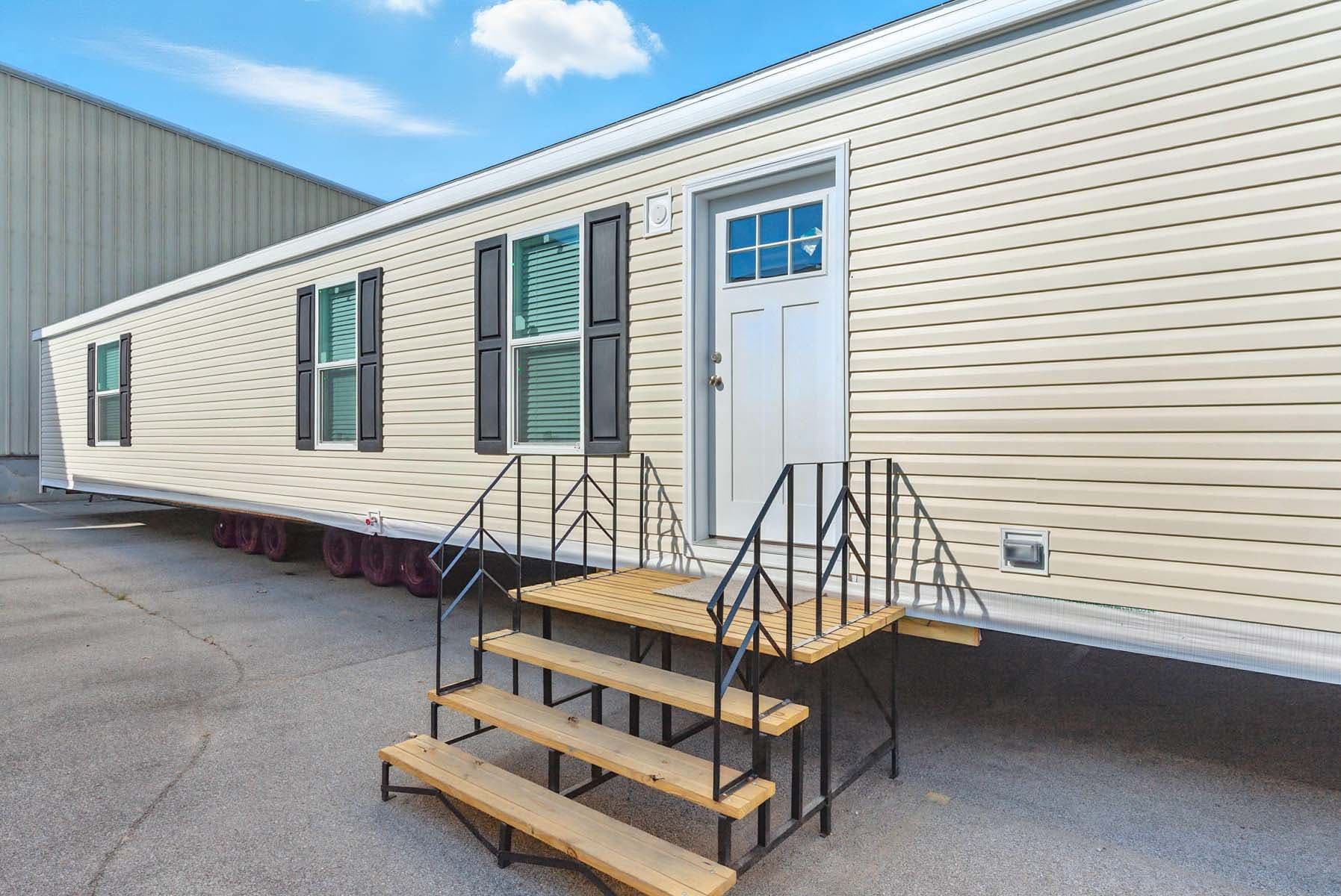 Click to enlarge 1676H32107 single wide home — exterior (photo 9 of 16)