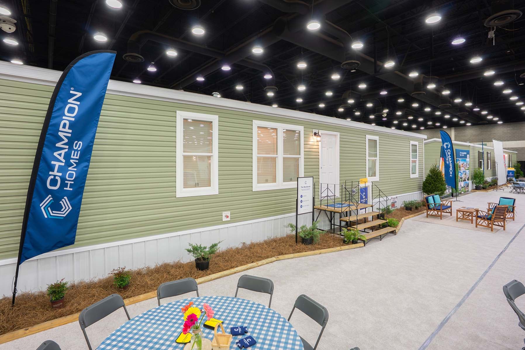 Click to enlarge 1676H32107 single wide home — exterior (photo 5 of 16)