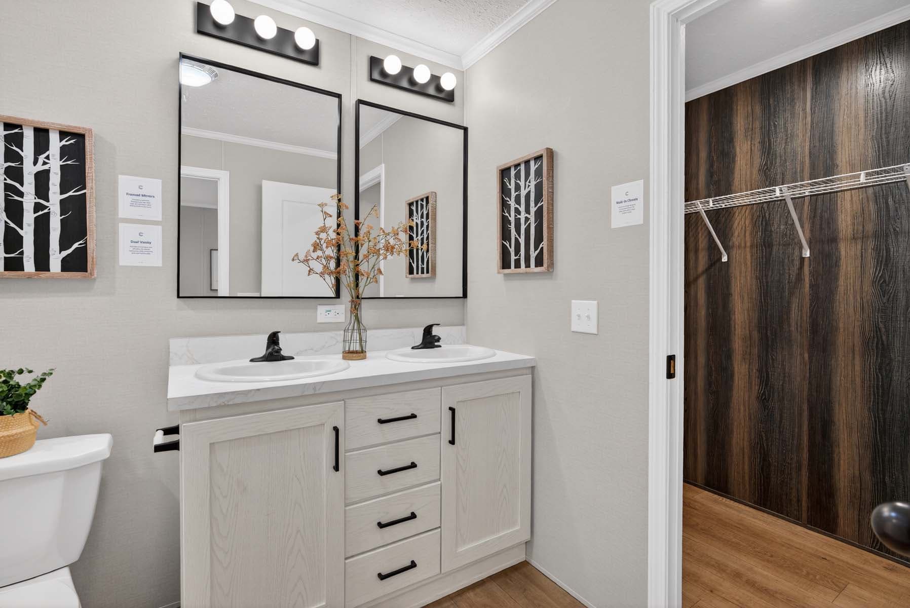 Click to enlarge 1676H32107 single wide home — primary bathroom (photo 13 of 16)