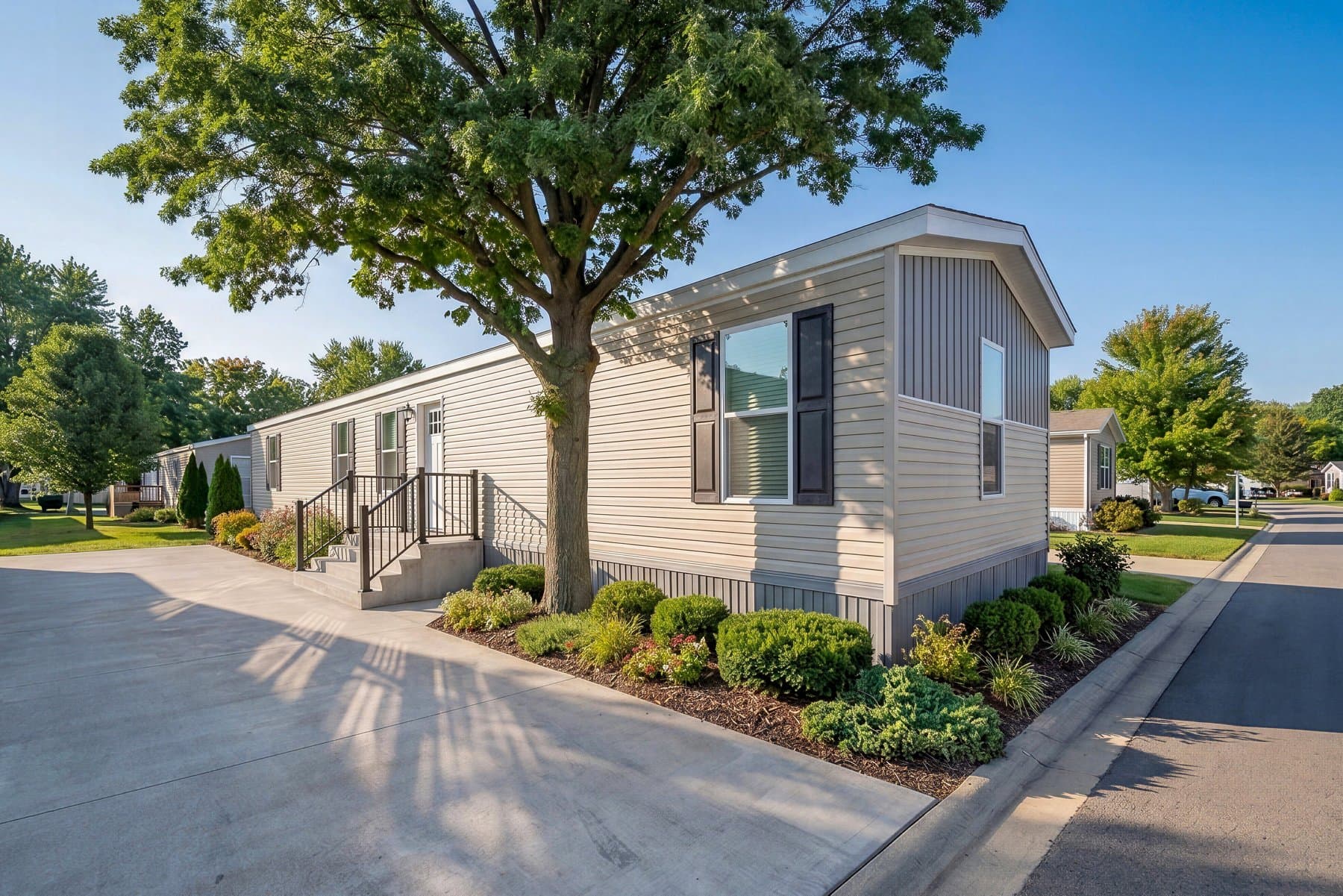 Click to enlarge 1676H32107 single wide home — exterior (photo 3 of 16)