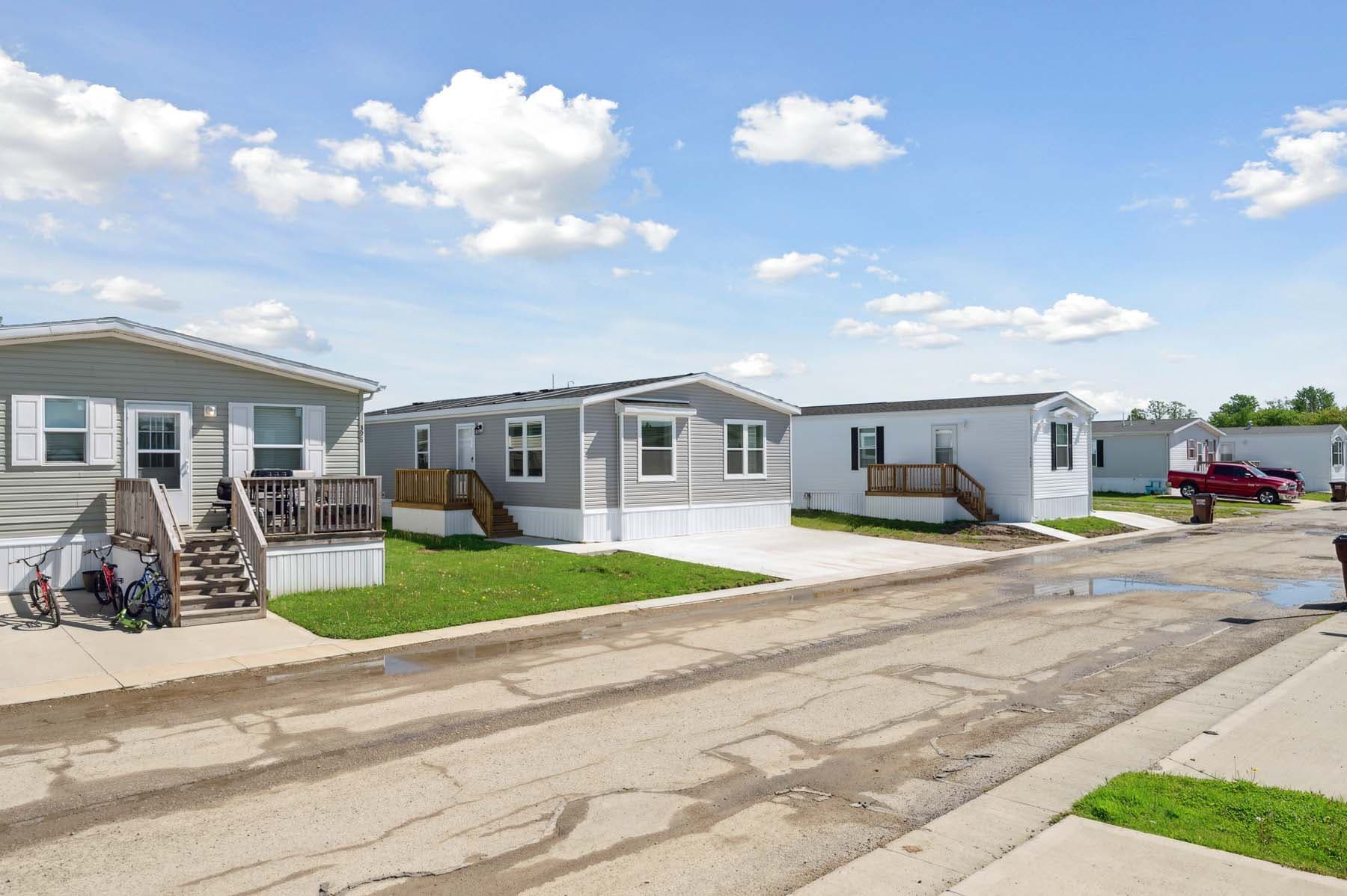 Click to enlarge Lancaster multi-section home β exterior (photo 11 of 18)