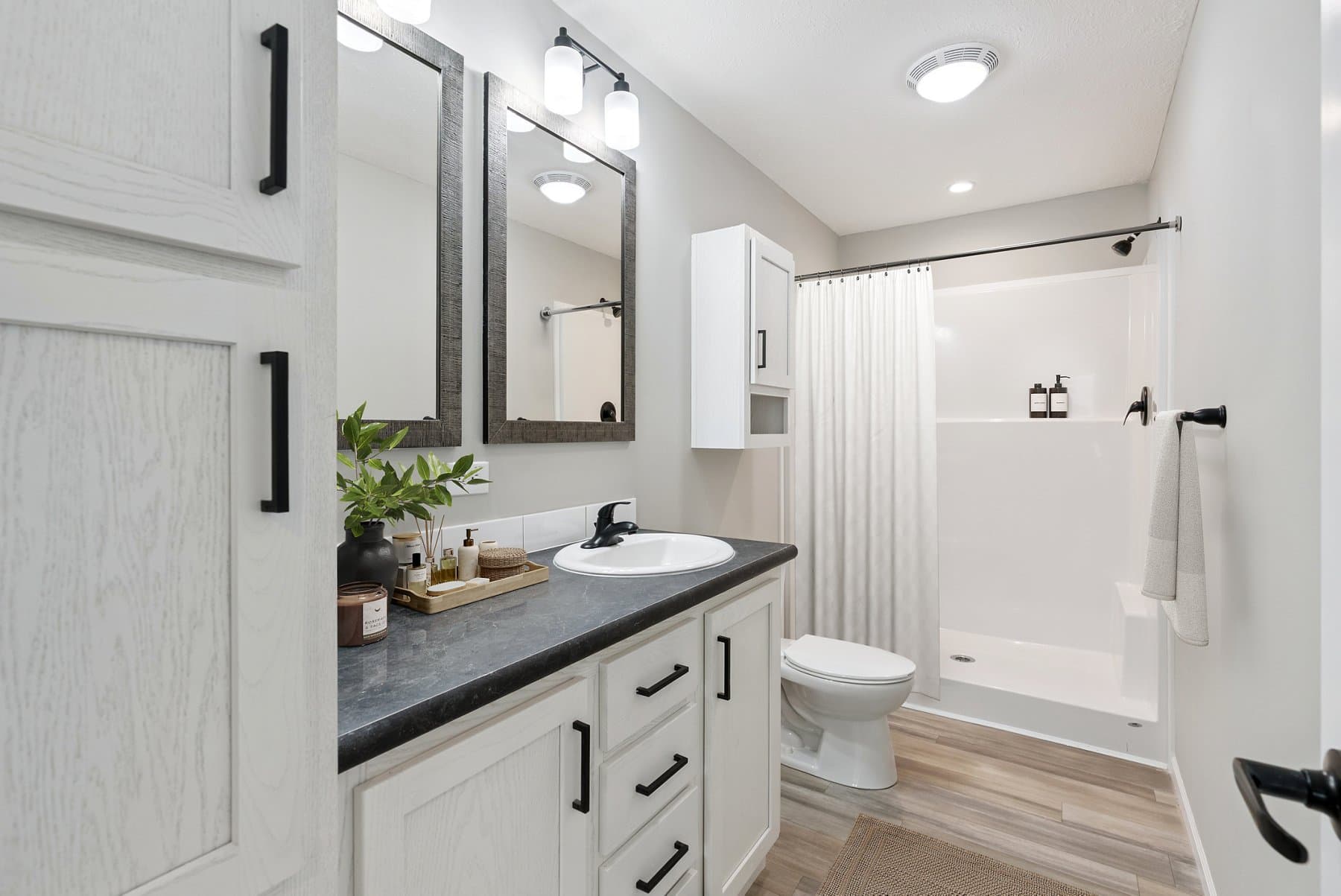 Click to enlarge Lincoln modular home — staged interior (photo 4 of 8)