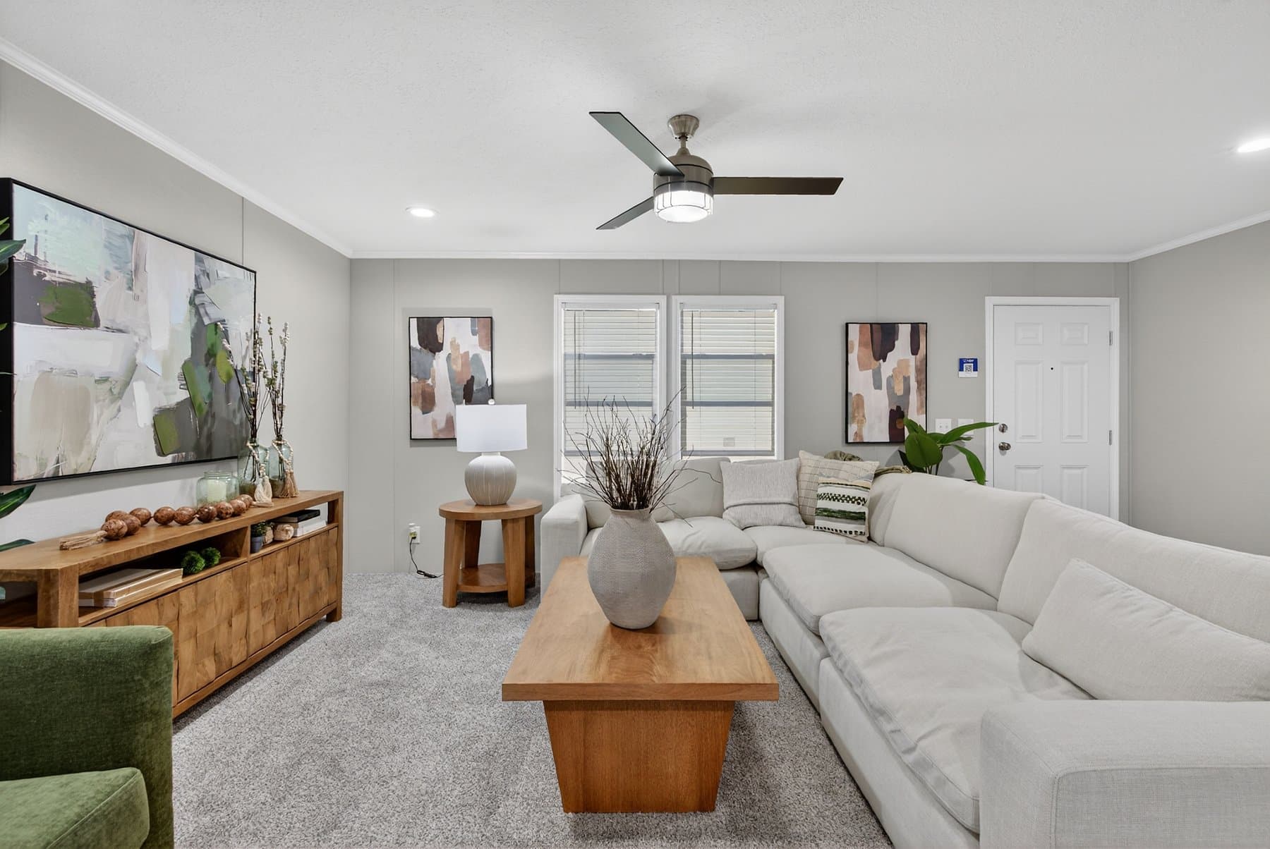 Click to enlarge Silverton modular home — living room (photo 22 of 32)