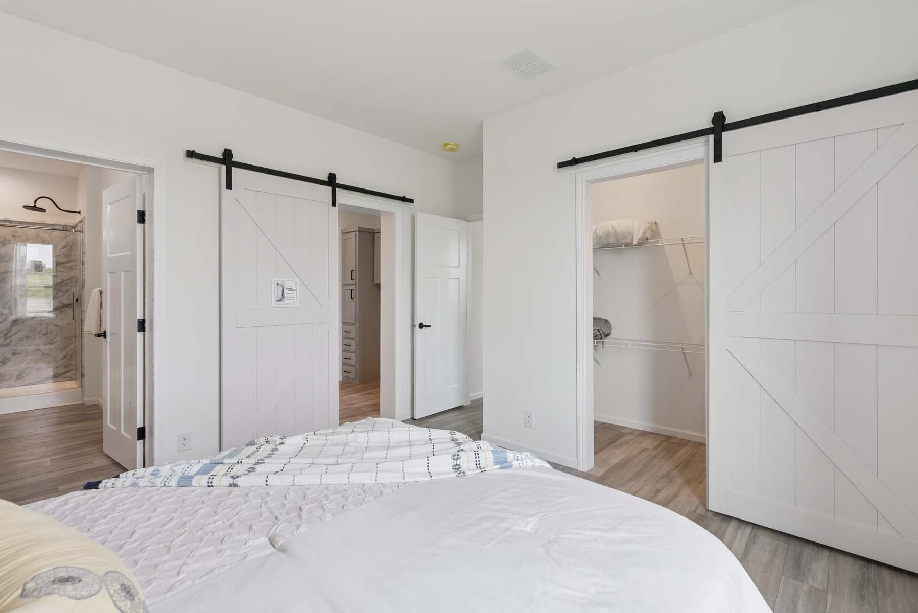 Click to enlarge Belvidere modular home — primary bedroom (photo 26 of 27)