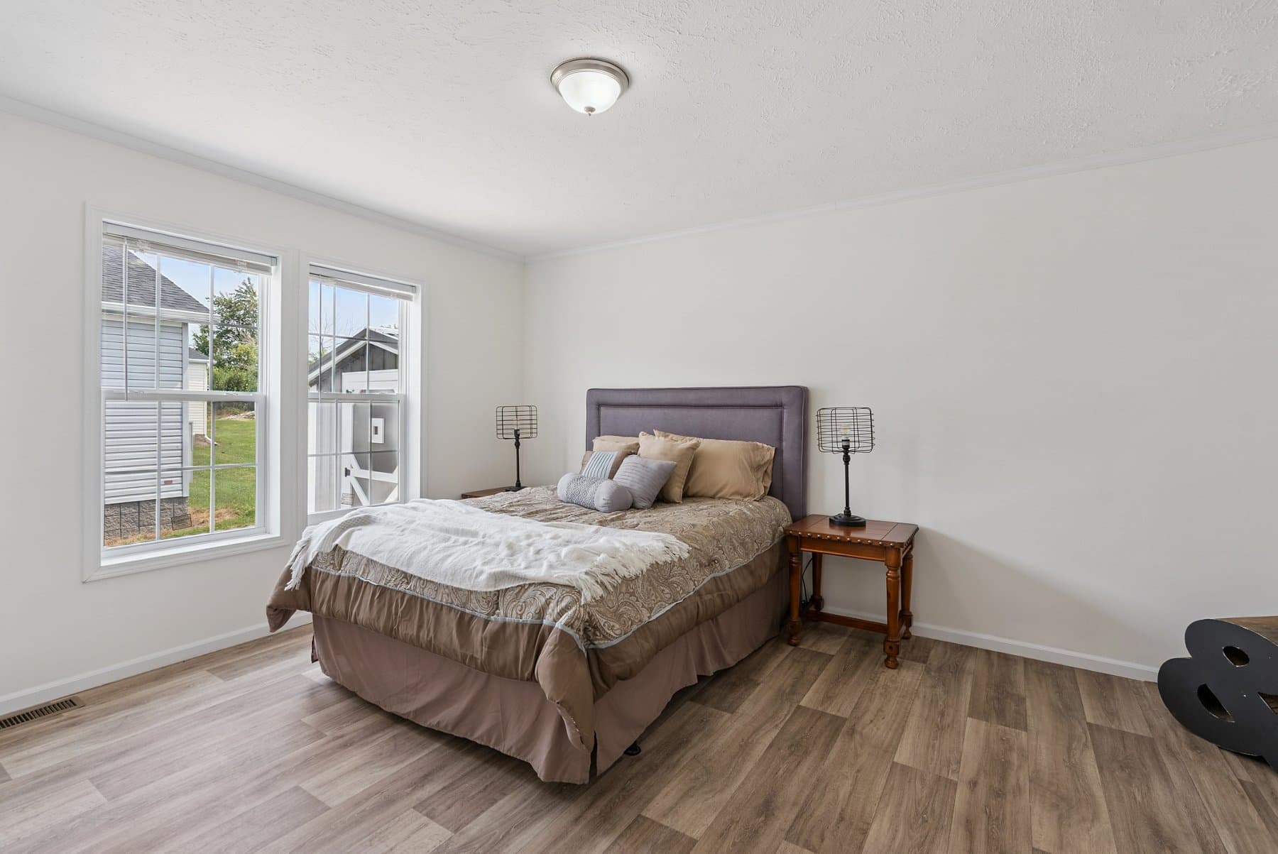 Click to enlarge Bay Port multi-section home β primary bedroom (photo 19 of 27)