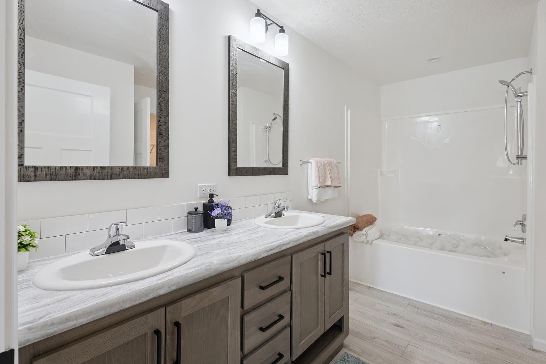 Click to enlarge Summit modular home — primary bathroom (photo 5 of 8)
