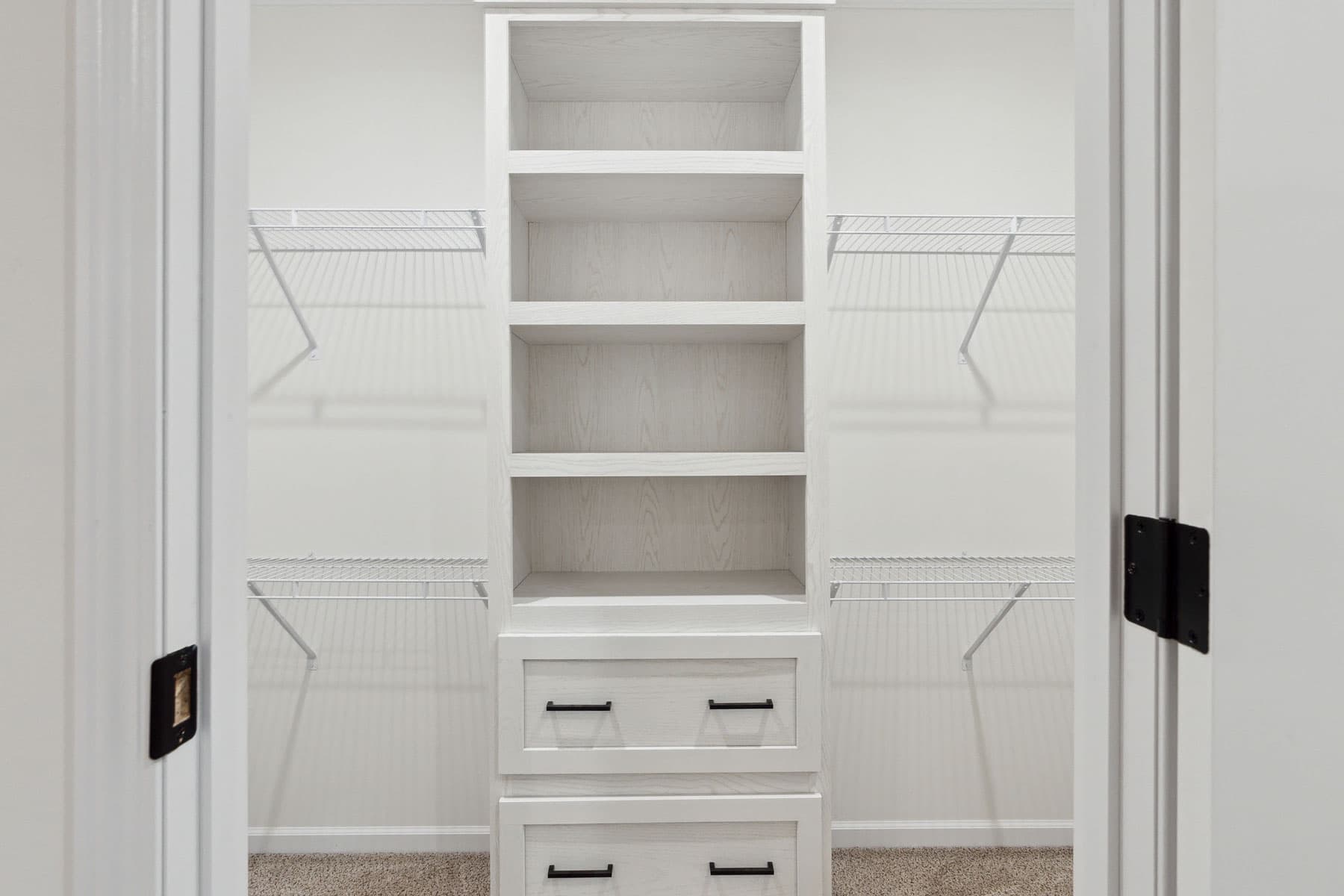 Click to enlarge Timberlake modular home — walk-in closet (photo 30 of 31)