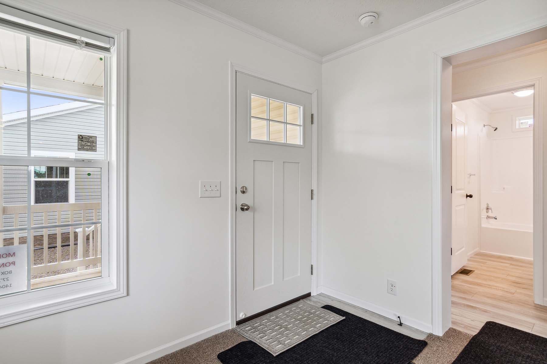 Click to enlarge Pontiac multi-section home β entry (photo 16 of 38)