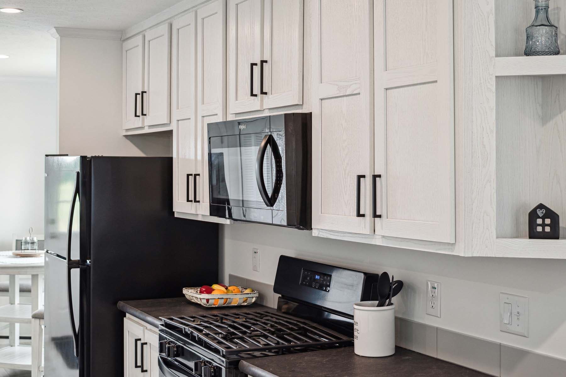 Click to enlarge Pontiac multi-section home β kitchen (photo 28 of 38)