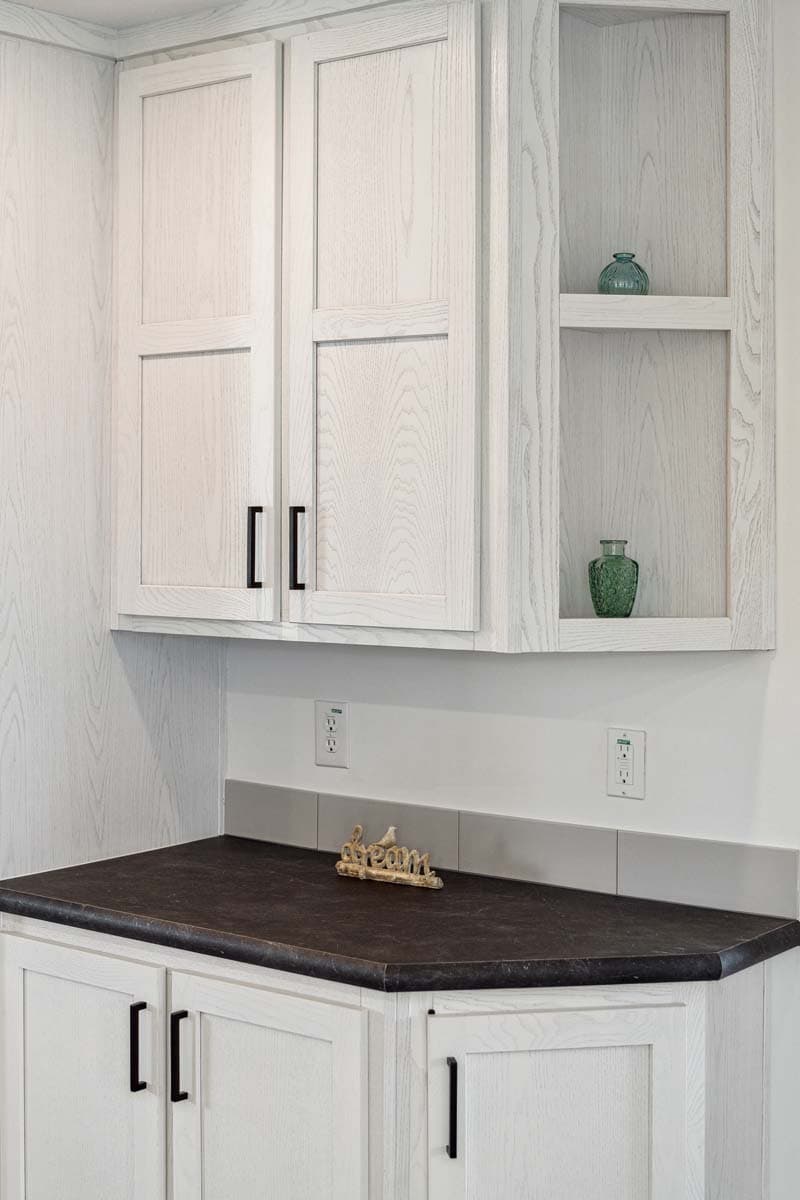 Click to enlarge Pontiac multi-section home β kitchen (photo 29 of 38)
