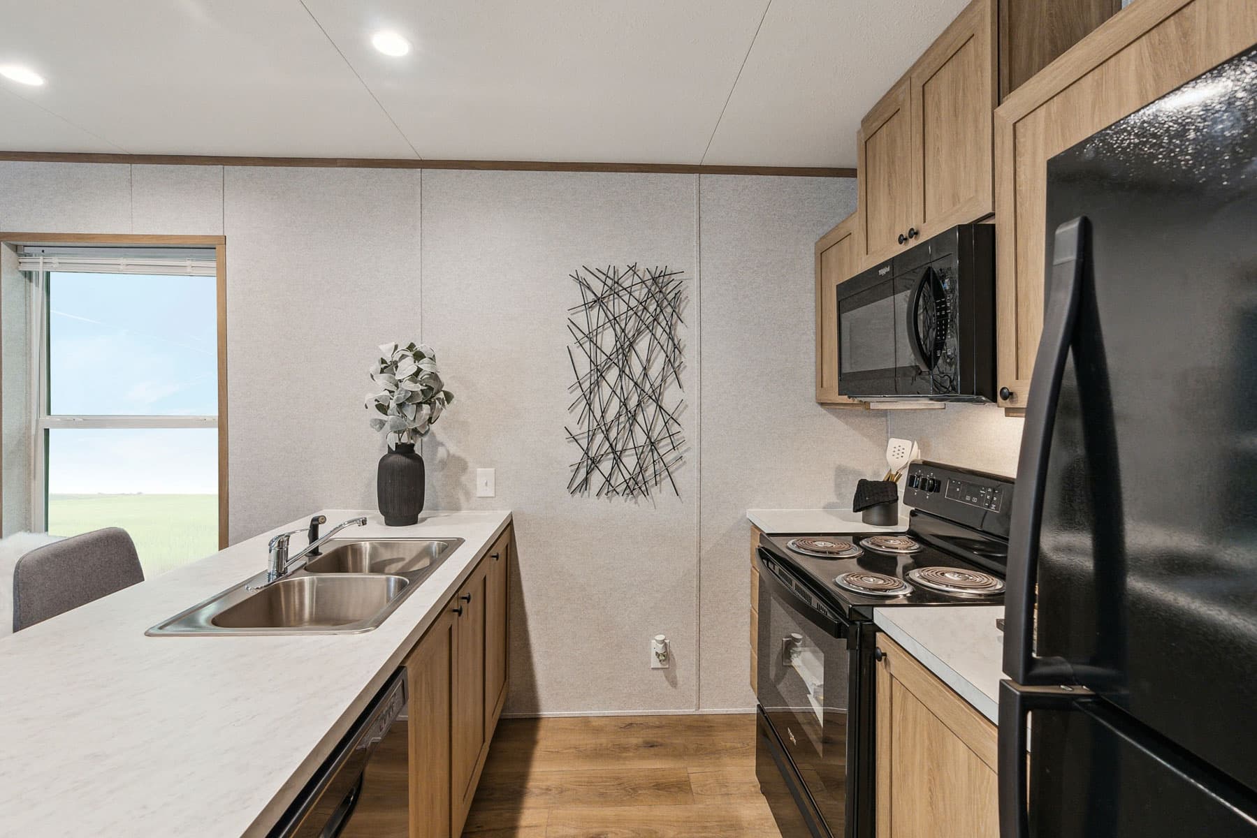 Click to enlarge Vertex single wide home — kitchen (photo 22 of 34)