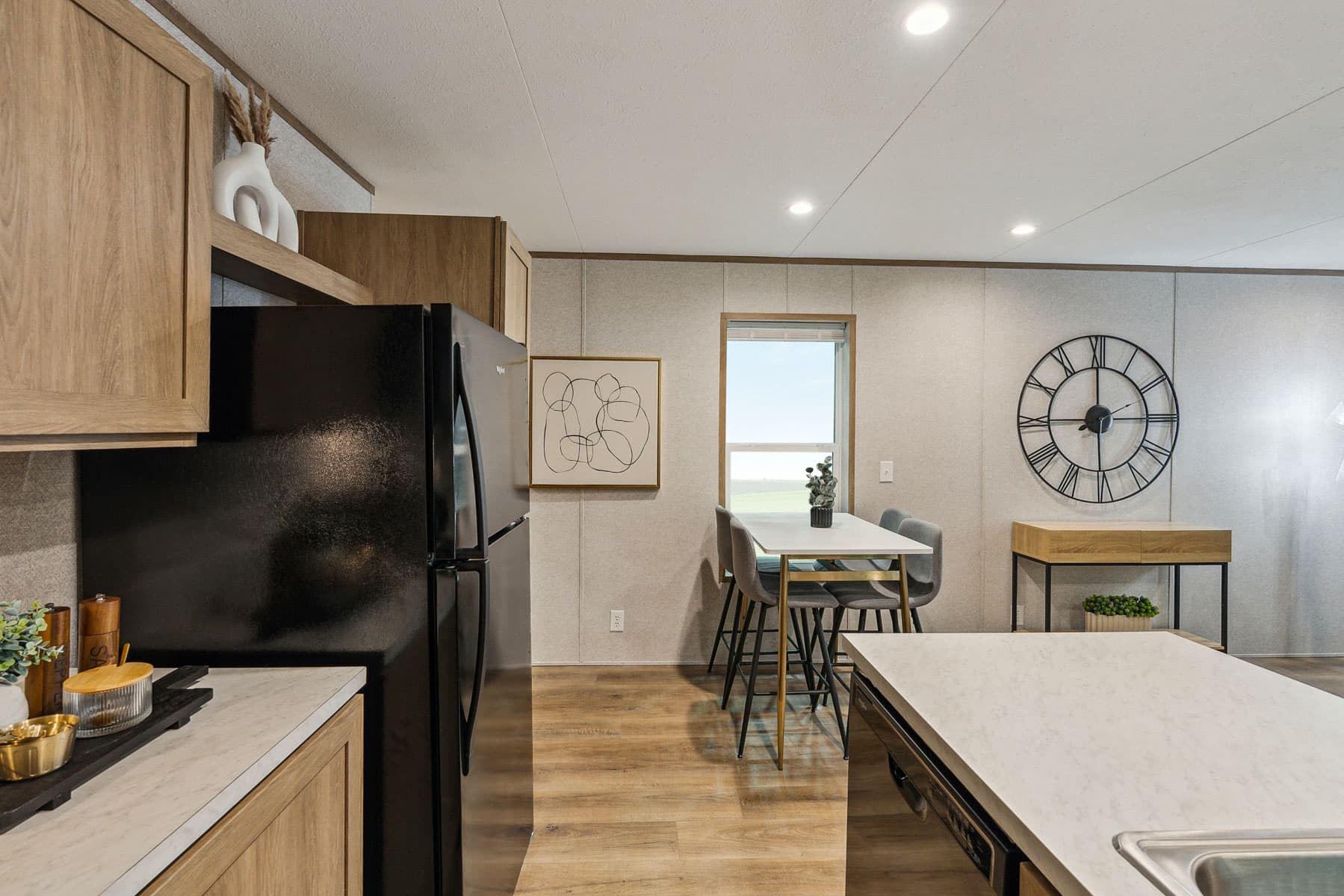 Click to enlarge Vertex single wide home — kitchen (photo 23 of 34)