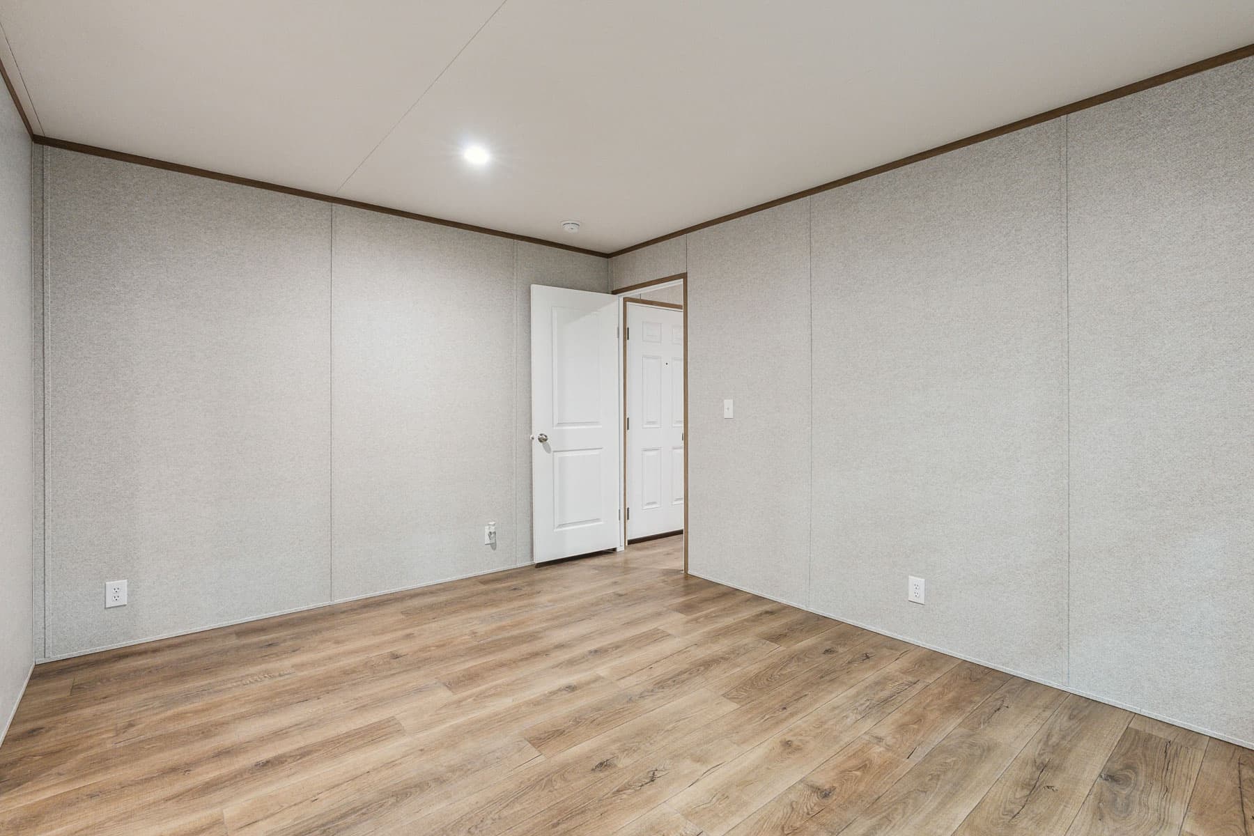Click to enlarge Vertex single wide home — primary bedroom (photo 32 of 34)