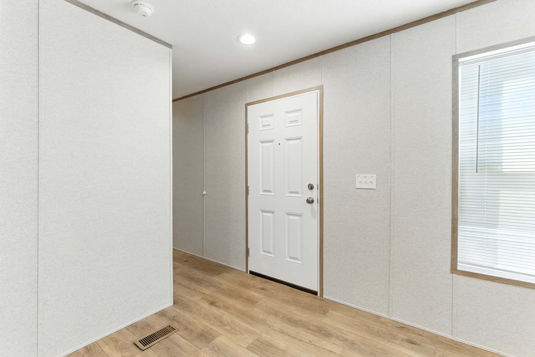 Click to enlarge Monte single wide home — entry (photo 13 of 37)