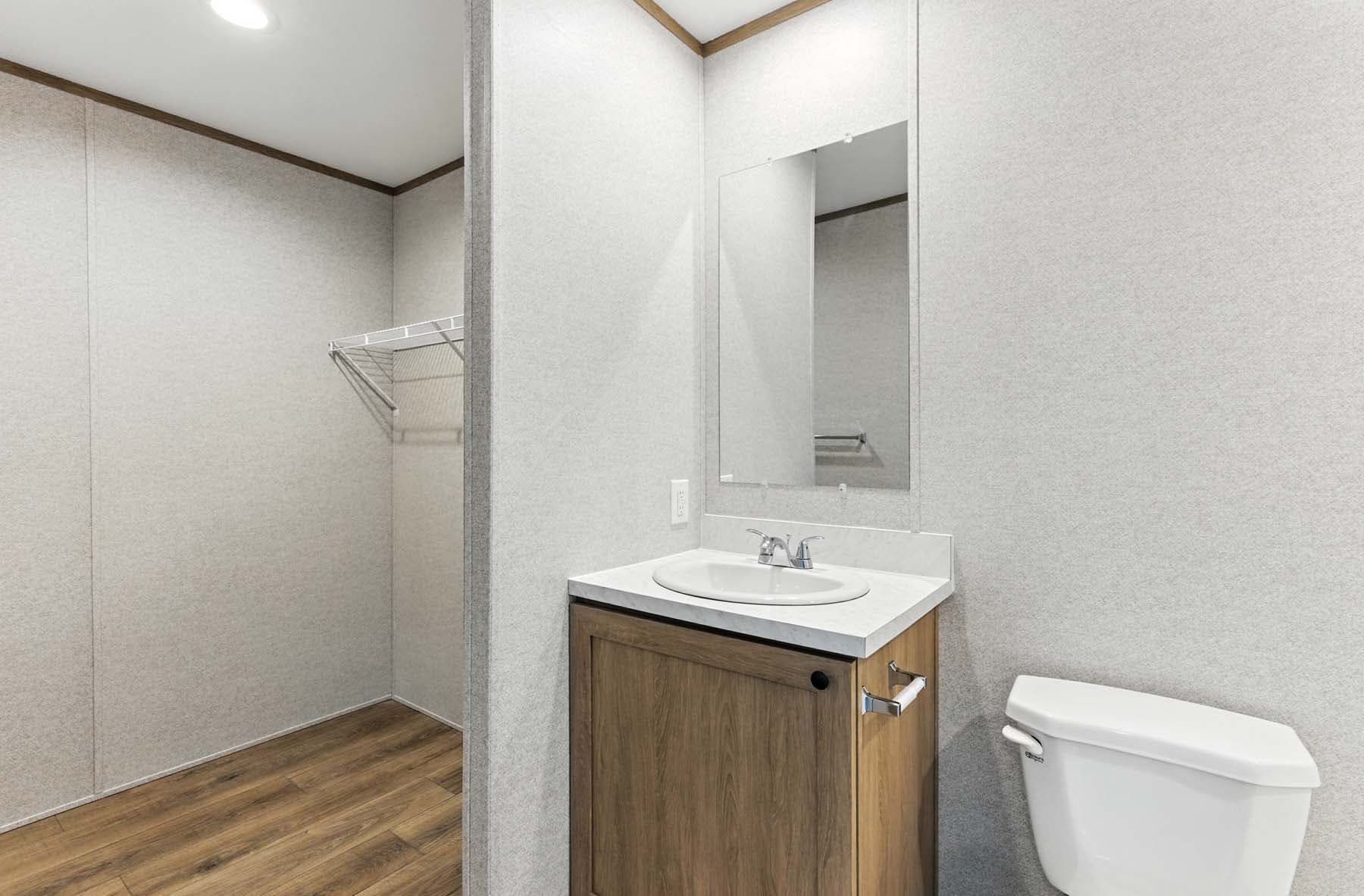 Click to enlarge Monte single wide home — primary bathroom (photo 31 of 37)